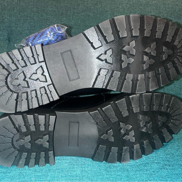 NEW Isaac Mizrahi Live! Jesse Faux Fur Trim Black Combat Boots Women's Size 10 - Picture 11 of 11